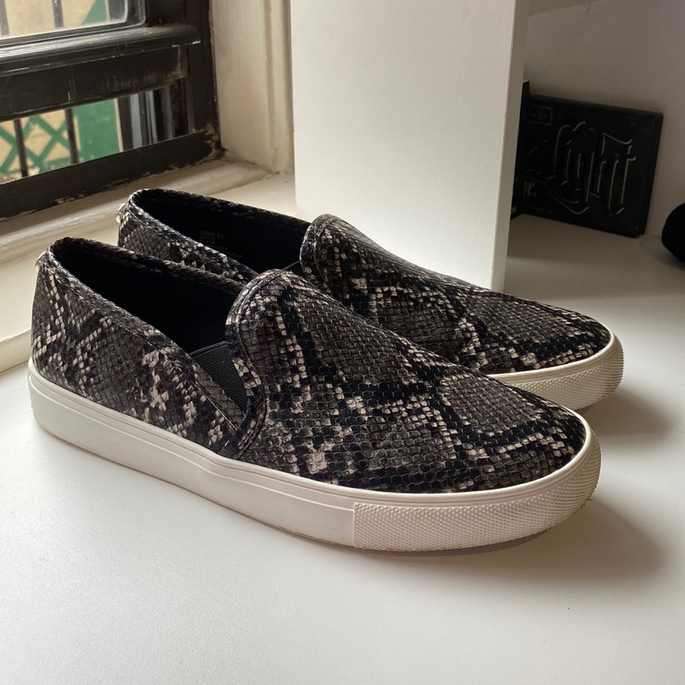 Gasha grey Snake skin print leather slip on sneaker